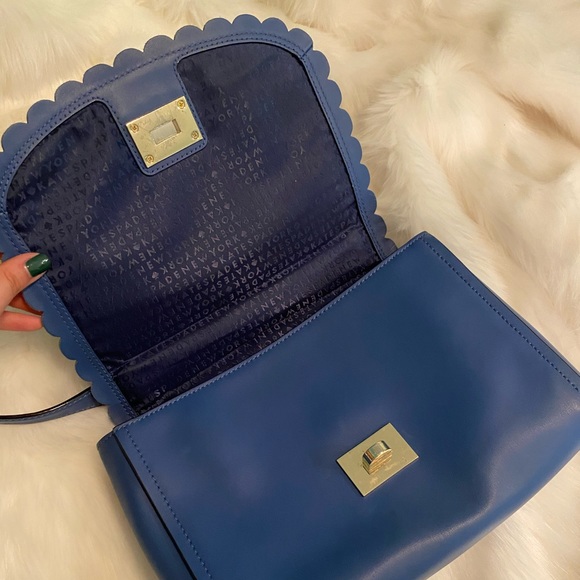 Gorgeous scalloped Kate spade purse - Picture 3 of 6
